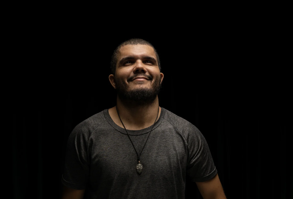 Alex Rocha - Cineasta e Roteirista (Palmas - TO) Alex Rocha - Retrato Oficial do Roteirista e Diretor de Cinema